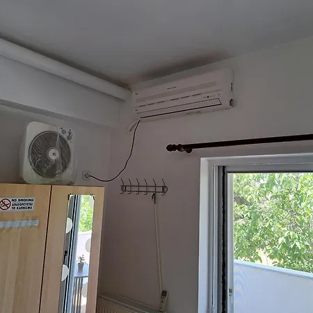Nina Rooms-Near To The Athens' Airport Artemida  Exterior photo