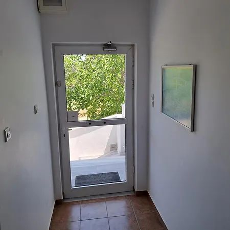 Nina Rooms-Near To The Athens' Airport Artemida  Exterior photo