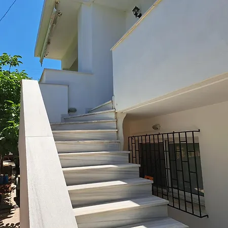 Nina Rooms-Near To The Athens' Airport Artemida  Exterior photo